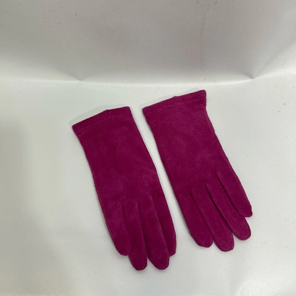 Chic Fuchsia Women's Gloves